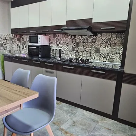 Central Apartment *